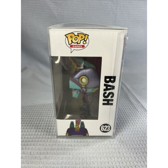 NIB Funko POP! Fortnite 623 Bash 2020 Fall Convention Limited Edition +PROTECTOR - Picture 6 of 8